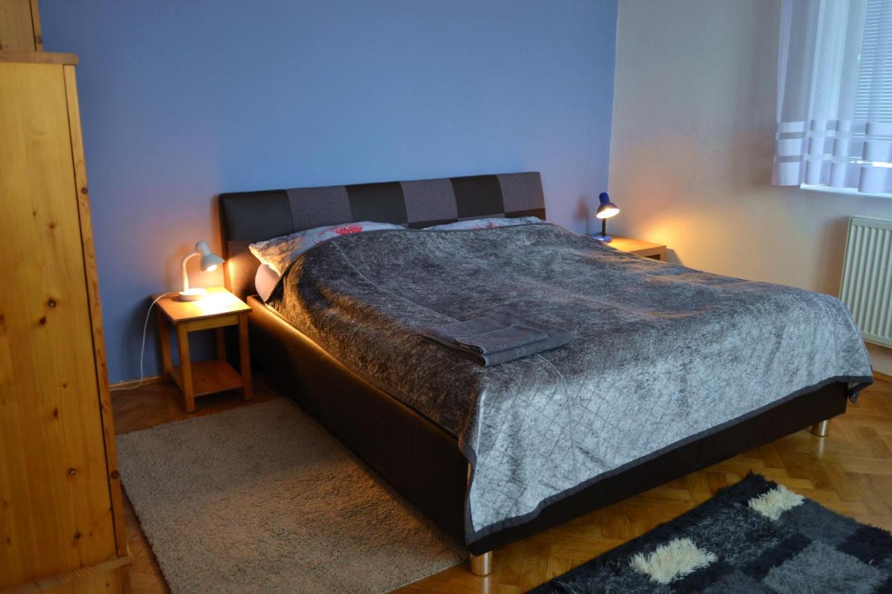 Pravouhla Apartment Praha Bagian luar foto