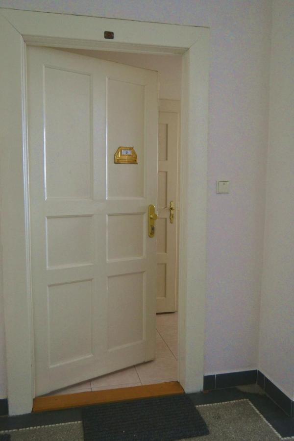 Pravouhla Apartment Praha Bagian luar foto