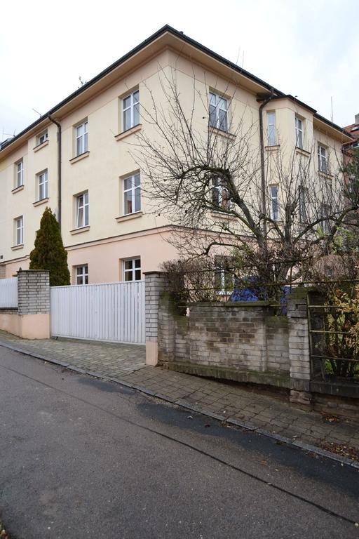 Pravouhla Apartment Praha Bagian luar foto